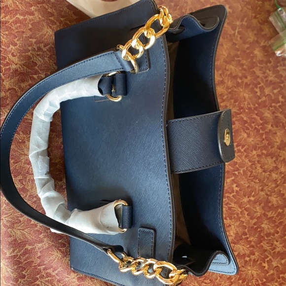 Michael Kors - Picture 2 of 3